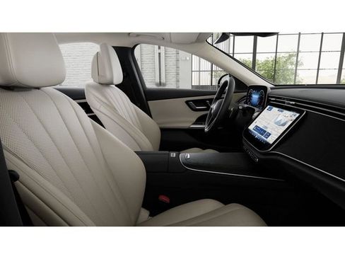 New 2026 Mercedes-Benz E 350 4MATIC Sedan image 4