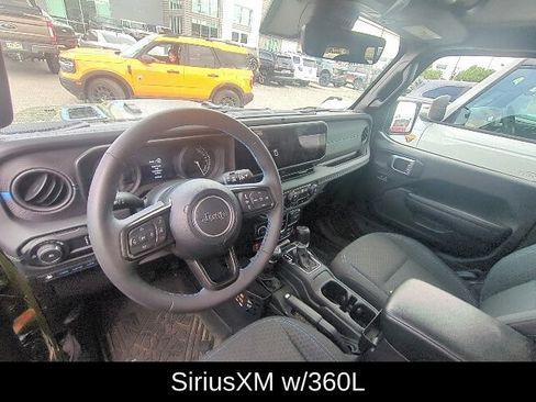 Used 2024 Jeep Wrangler Unlimited Rubicon 4xe w/ Technology Group AWD/4WD image 14