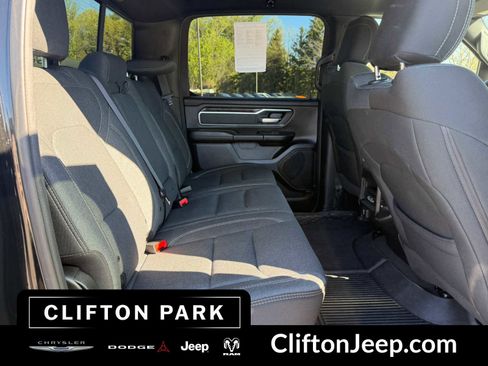 Used 2019 RAM 1500 Big Horn AWD/4WD image 18