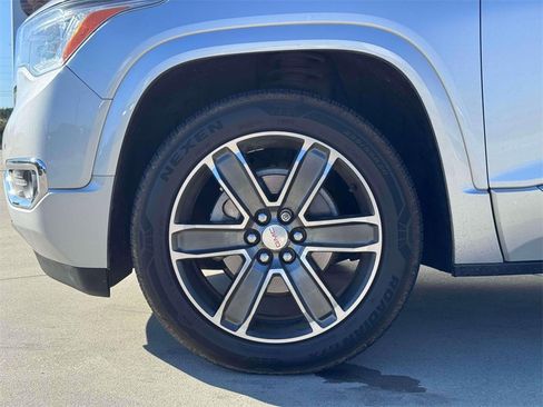 Used 2019 GMC Acadia Denali image 5