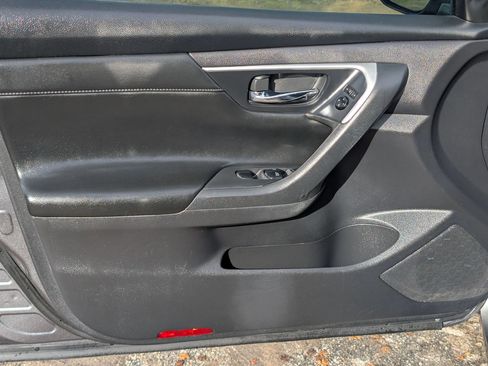 Used 2018 Nissan Altima 2.5 SL FWD image 10