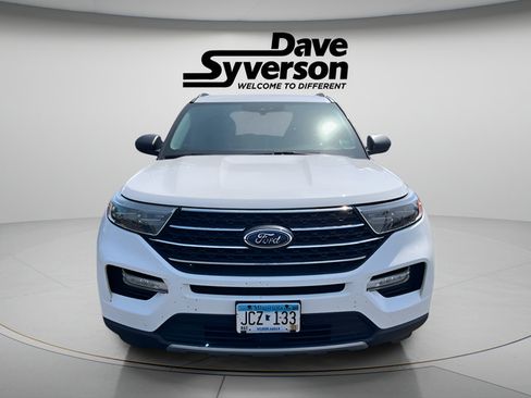 Used 2022 Ford Explorer XLT w/ Equipment Group 202A AWD/4WD image 2