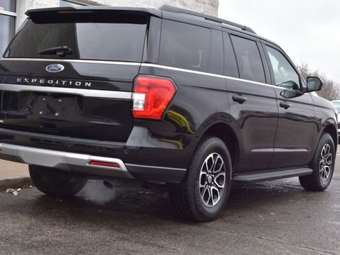 Used 2024 Ford Expedition XLT AWD/4WD image 5