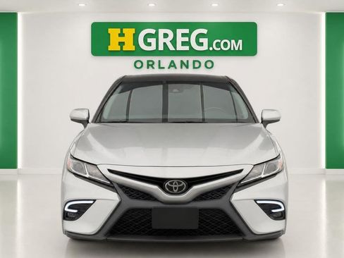 Used 2020 Toyota Camry SE FWD image 6