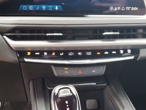 Used 2025 Cadillac XT4 Premium Luxury image 24