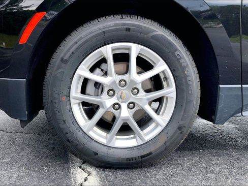Used 2024 Chevrolet Equinox LT AWD/4WD image 9