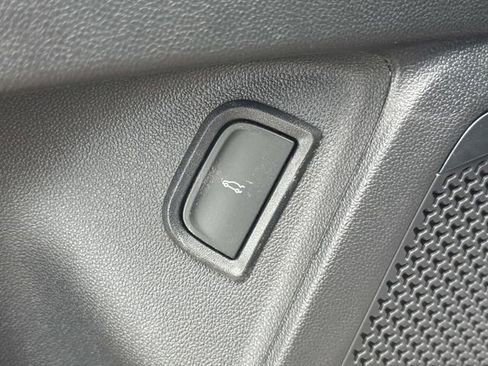 New 2025 Chevrolet Blazer EV LT image 25