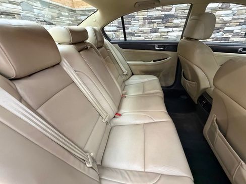 Used 2011 Hyundai Genesis 3.8 w/ Premium Navigation Pkg 3 RWD image 32