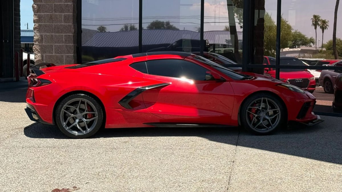 Used 2020 Chevrolet Corvette Stingray Premium Cpe w/ 3LT Preferred Equipment Group RWD image 14