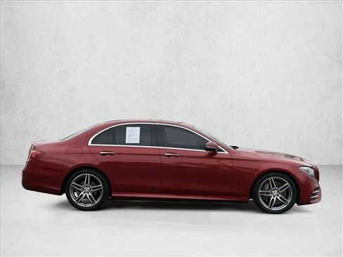 Used 2017 Mercedes-Benz E 300 image 4