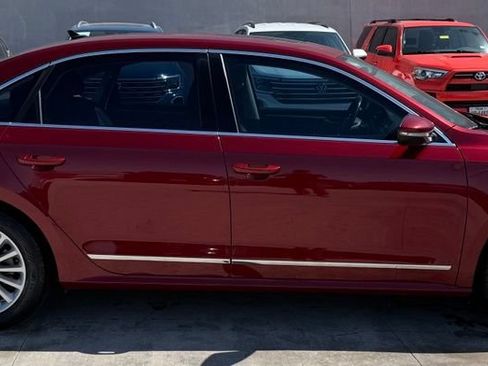 Used 2017 Volkswagen Passat 1.8T SE FWD image 5