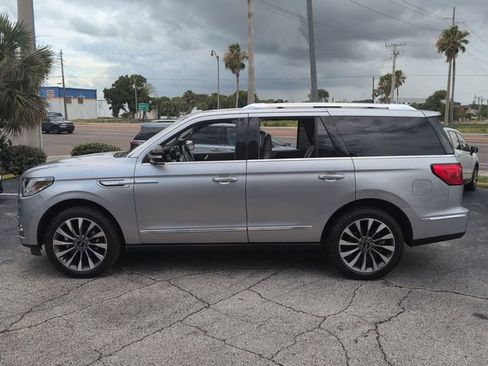 Used 2021 Lincoln Navigator Reserve w/ Luxury Package AWD/4WD image 8