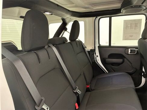 Used 2023 Jeep Wrangler Unlimited w/ Cold Weather Group image 16