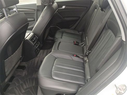 Used 2020 Audi Q5 e Premium Plus w/ Premium Plus Package image 23