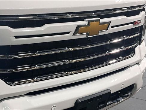 Used 2025 Chevrolet Silverado 2500 LT w/ Z71 Chrome Sport Edition AWD/4WD image 30