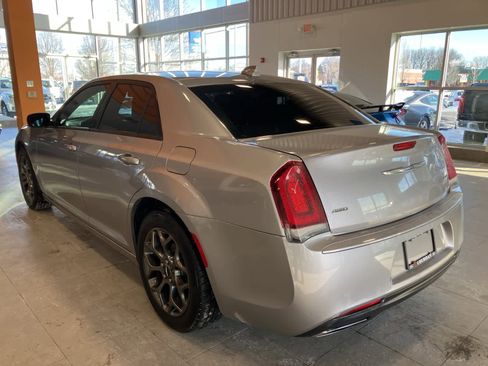 Used 2017 Chrysler 300 S image 7