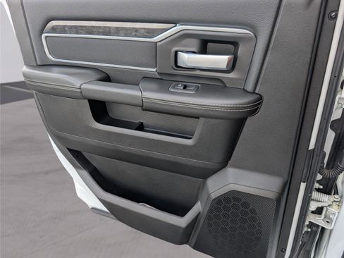 Used 2024 RAM 2500 Big Horn w/ Night Edition image 21