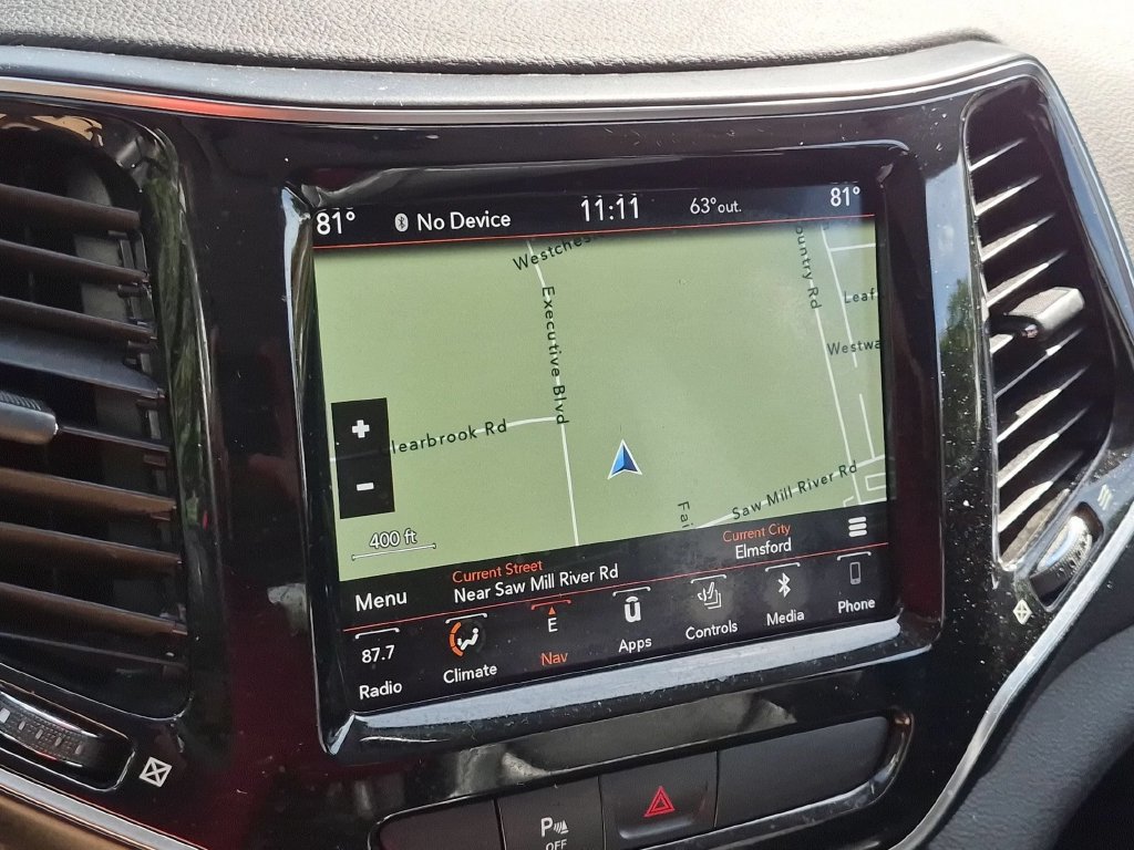 Used 2019 Jeep Cherokee Limited AWD/4WD image 16