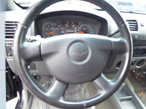 Used 2005 Chevrolet Colorado LS RWD image 9