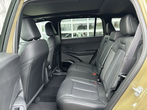 New 2026 Jeep Cherokee Overland image 8