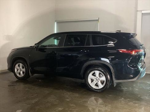 Certified 2023 Toyota Highlander LE image 8