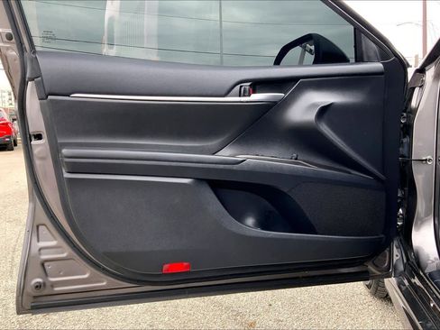 Used 2023 Toyota Camry SE image 22