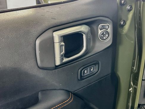 Used 2023 Jeep Gladiator Mojave AWD/4WD image 18