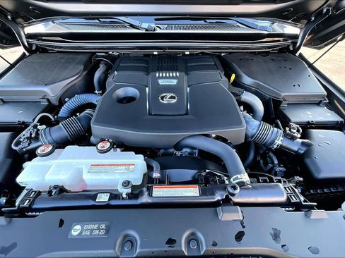 Used 2024 Lexus GX 550 image 31