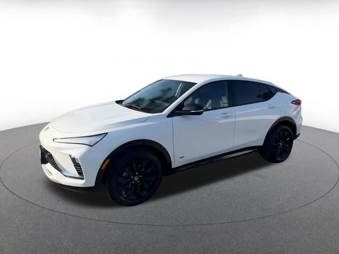 Used 2025 Buick Envista Sport Touring image 9