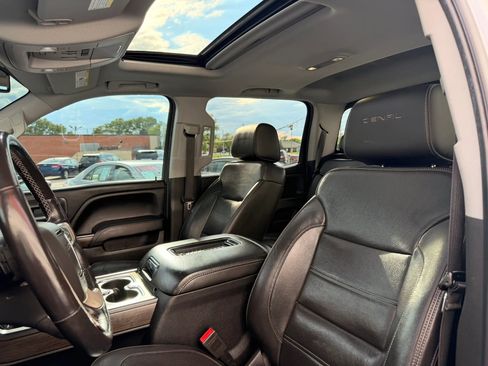 Used 2018 GMC Sierra 1500 Denali w/ Denali Ultimate Package AWD/4WD image 12