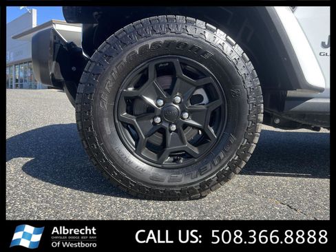 Used 2022 Jeep Gladiator Willys image 31