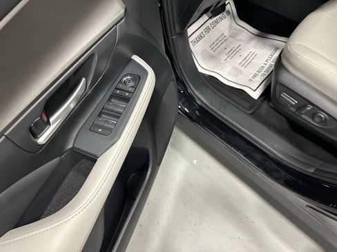 Used 2025 Toyota Grand Highlander AWD image 9