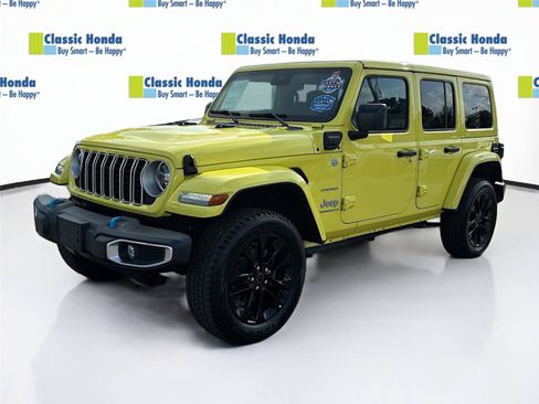 Used 2024 Jeep Wrangler Unlimited Sahara AWD/4WD image 3