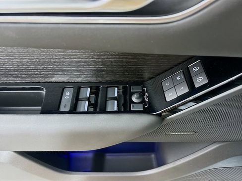 New 2026 Land Rover Range Rover Velar Dynamic SE AWD/4WD image 19