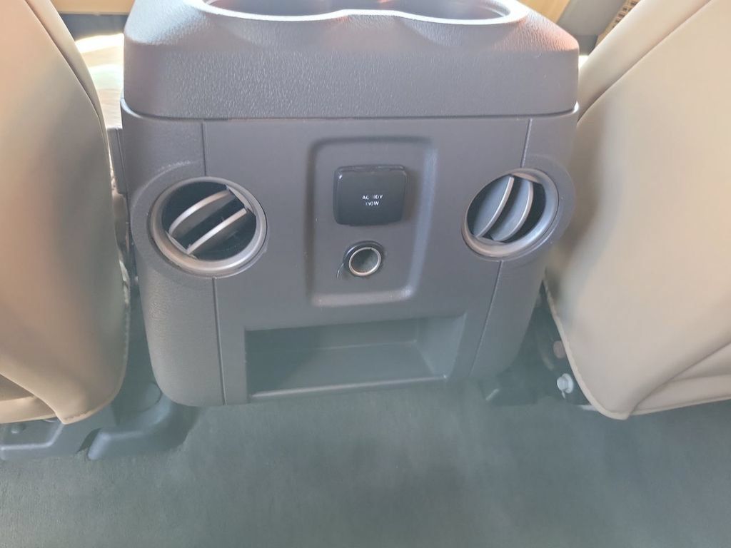 Used 2011 Ford F250 Lariat w/ Lariat Interior Pkg AWD/4WD image 19