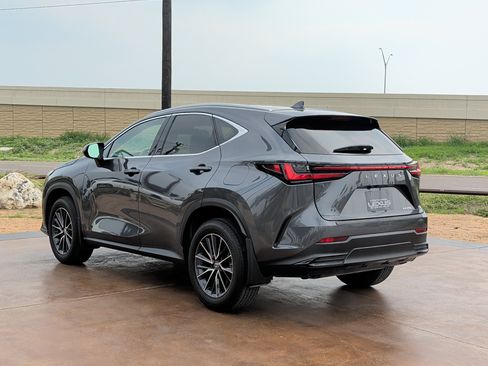 Used 2024 Lexus NX 250 FWD image 4