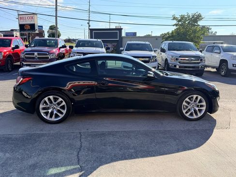 Used 2016 Hyundai Genesis 3.8 RWD image 7