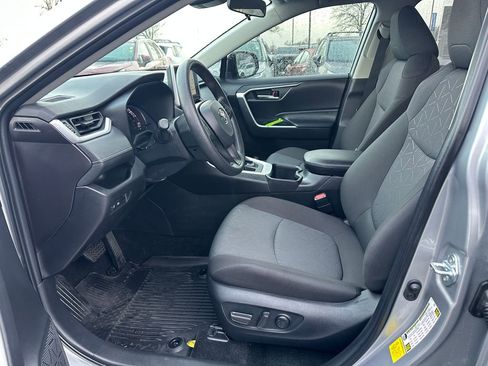 Used 2025 Toyota RAV4 XLE image 13