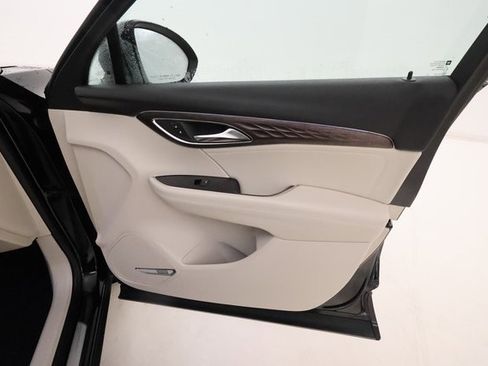 Used 2023 Buick Envision Avenir image 23