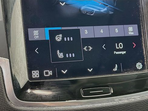 Used 2024 Volvo XC90 B5 Core w/ Protection Package Premier image 24