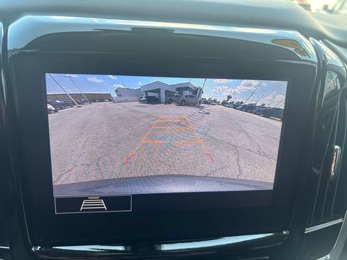 Used 2020 Chevrolet Traverse LT FWD image 25