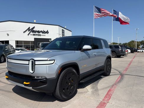 Used 2023 Rivian R1S Adventure AWD/4WD image 1