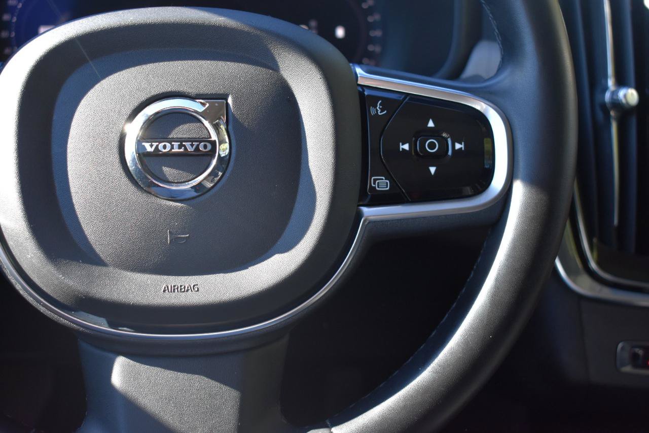 Used 2023 Volvo S90 B6 Plus AWD/4WD image 31