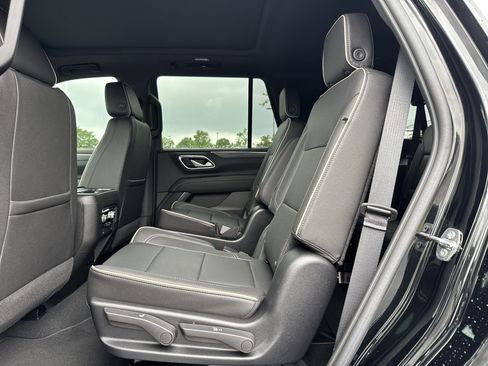 Used 2023 GMC Yukon SLT AWD/4WD image 32