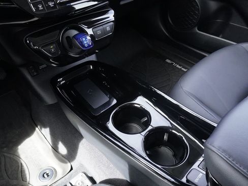 Used 2017 Toyota Prius Four Touring w/ Premium Convenience Package FWD image 13