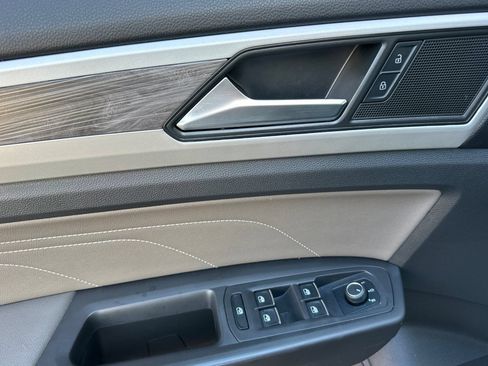 Used 2023 Volkswagen Atlas Cross Sport SE FWD image 10
