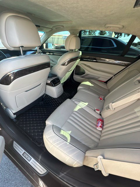 Used 2017 Genesis G90 3.3T Premium RWD image 8