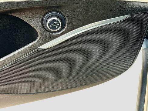 Used 2021 Buick Enclave Essence FWD image 18