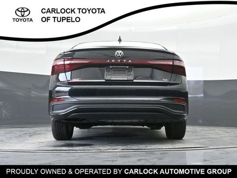 Used 2025 Volkswagen Jetta SE w/ Sunroof Package image 36