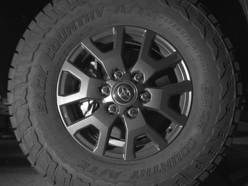 Used 2025 Toyota 4Runner SR5 AWD/4WD image 24